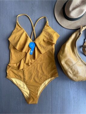 Cupshe Mustard Yellow Ruffle V-Neck One-Piece Swimsuit
